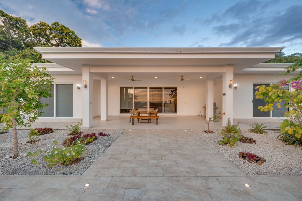 Property photo 3 of 38