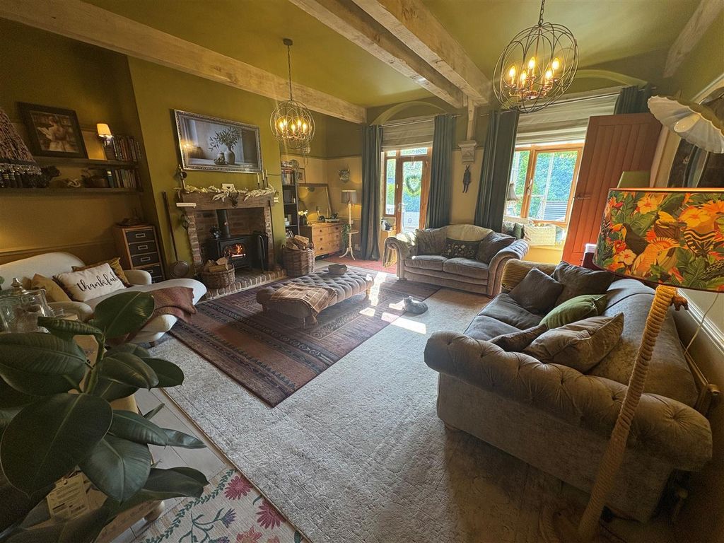 Property photo 2 of 21