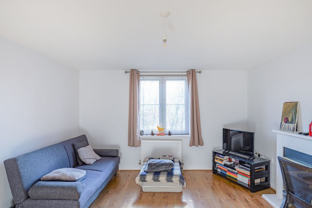 Property photo 2 of 20