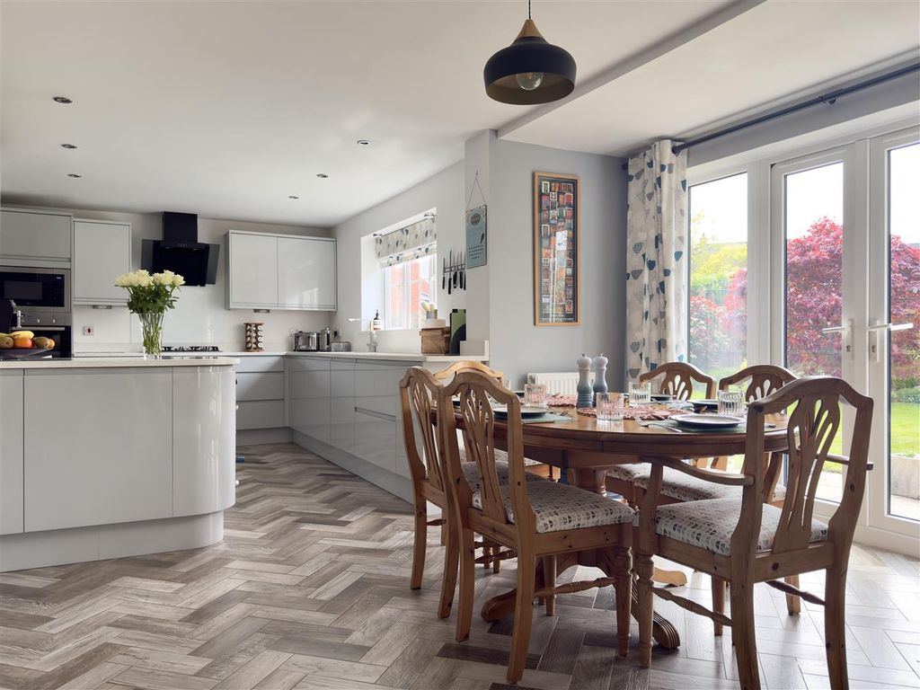 Property photo 3 of 31 Open Plan Kitchen/Dining/Living