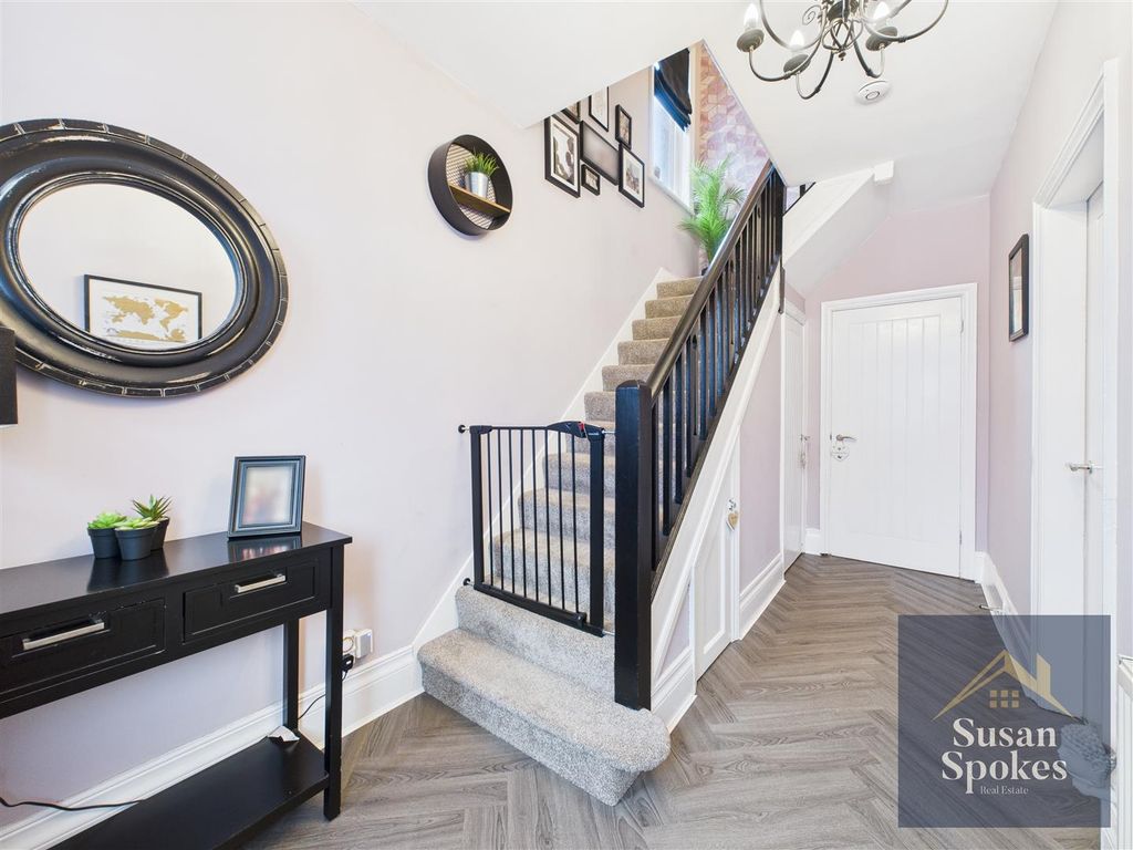 Property photo 2 of 23 Cam01858G0-Pr0217-Still018.Jpg