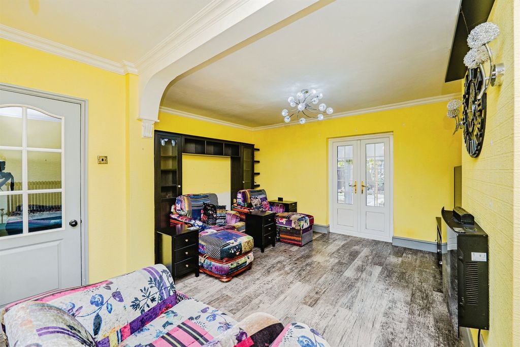 Property photo 3 of 22