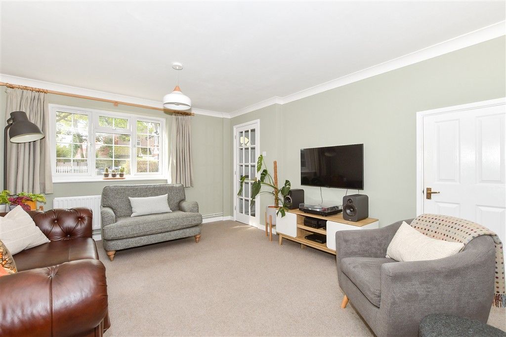 Property photo 3 of 14 Lounge/Dining Room