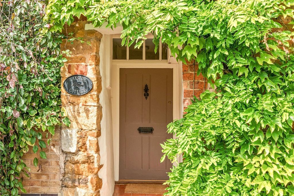 Property photo 2 of 30 Wayside Cottage