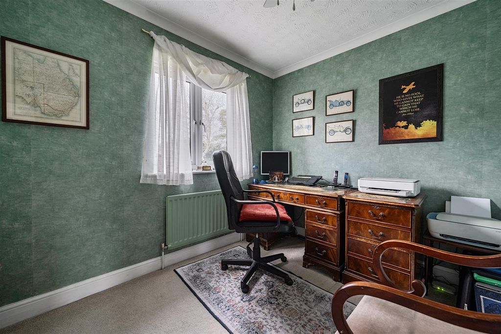 Additional image 19 of 4 bed detached house for saleShrublands Drive, Lightwater GU18