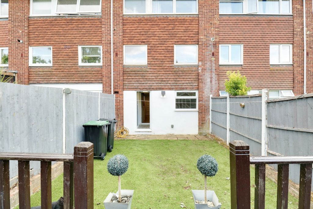 Property photo 2 of 20 5504091