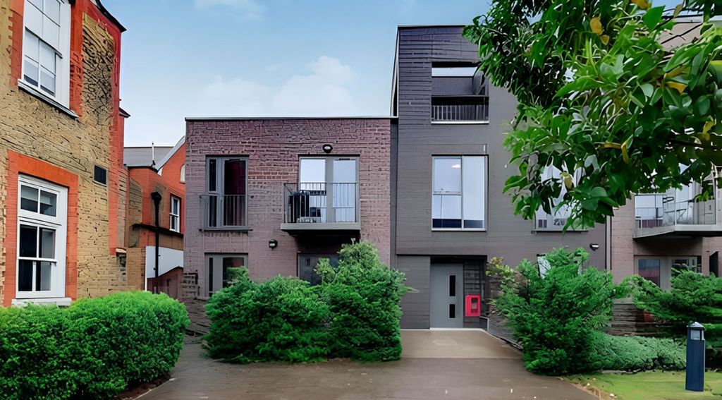 Property photo 3 of 6