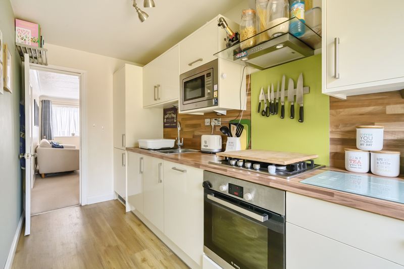 Property photo 3 of 11 Modern Kitchen