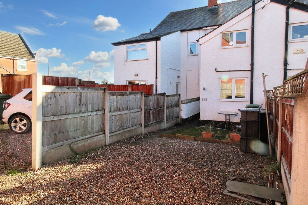 Property photo 3 of 17 Driveway