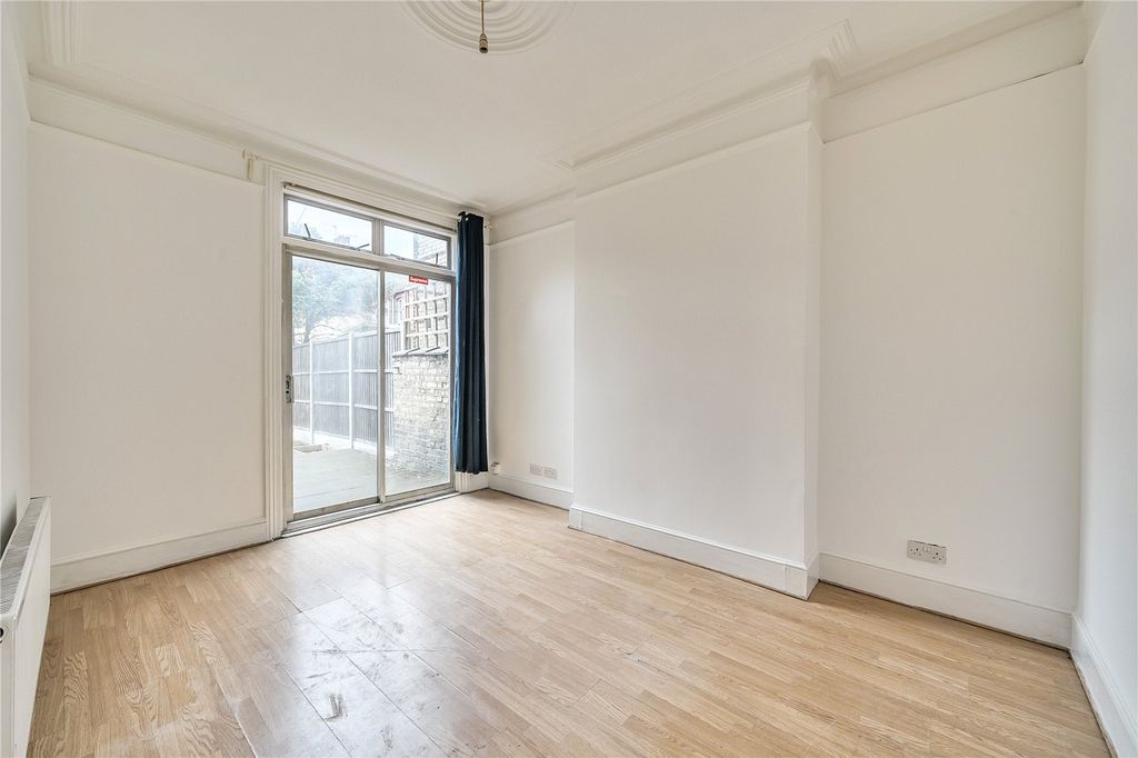 Property photo 3 of 14 Picture No. 37