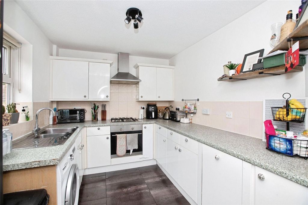 Property photo 2 of 16 Picture No. 21