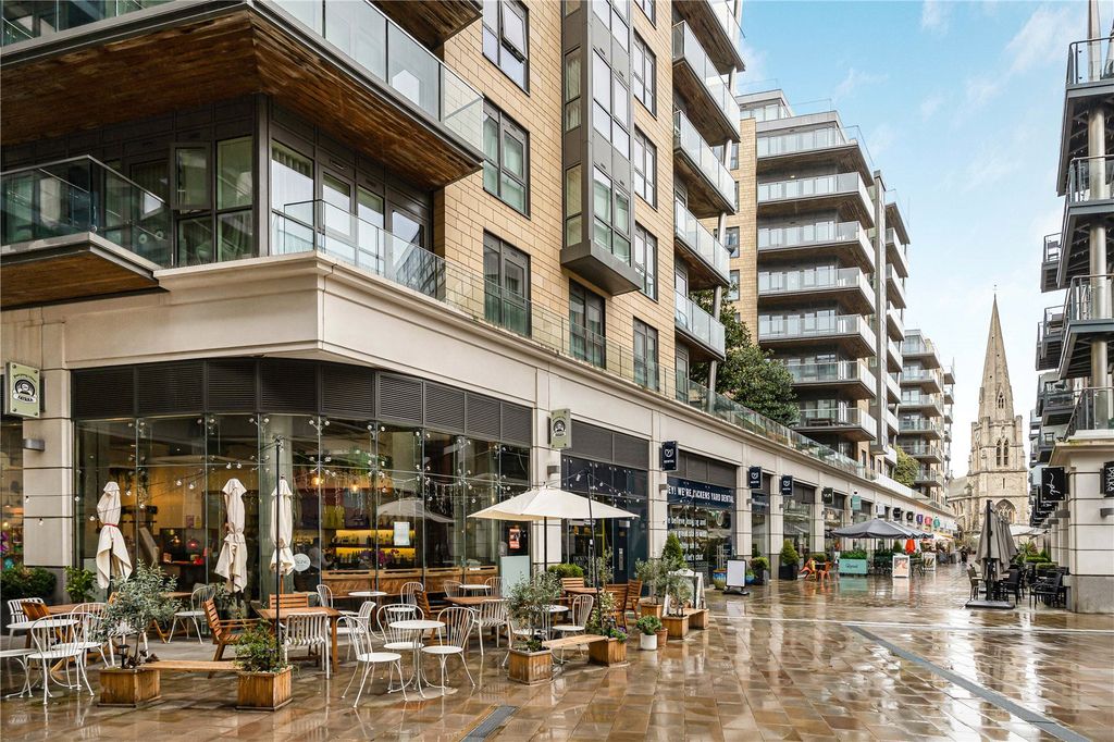 Property photo 1 of 17 Exterior