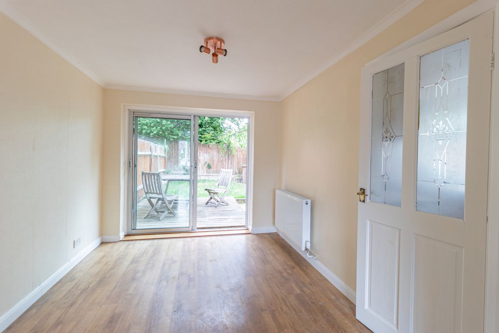 Property photo 3 of 12 Dining Area
