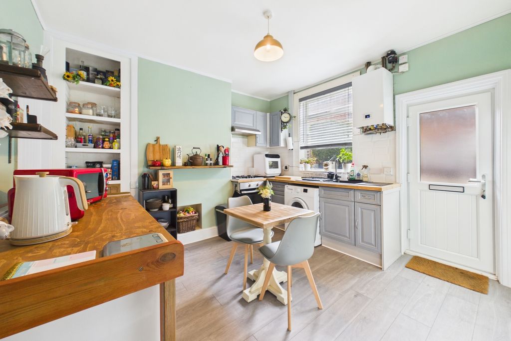 Property photo 2 of 15 Kitchen Diner