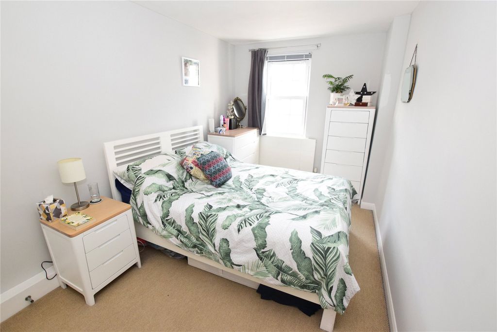 Property photo 2 of 7 Main Bedroom