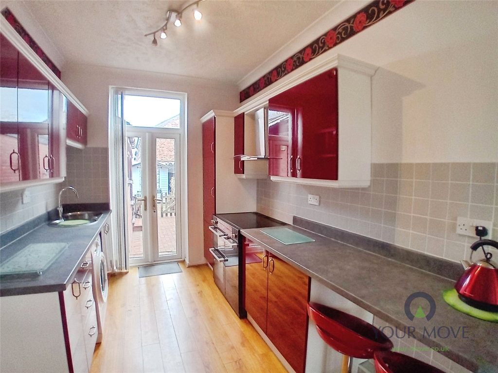 Property photo 3 of 17 Picture No. 12