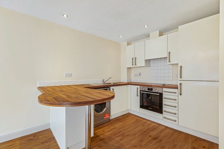 Property photo 2 of 8 305523