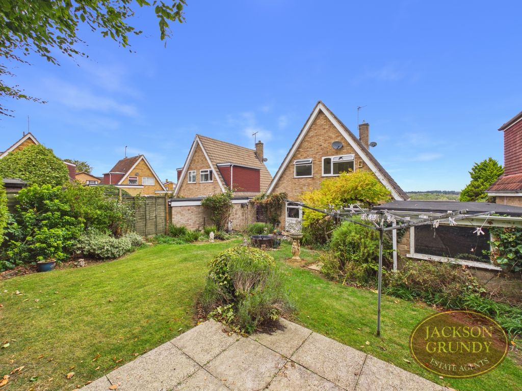Property photo 2 of 20 Glebe Way