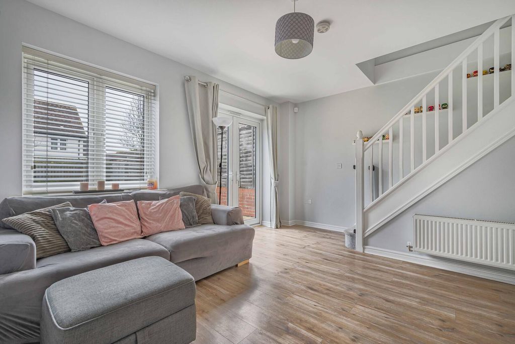 Property photo 2 of 17 Living Room