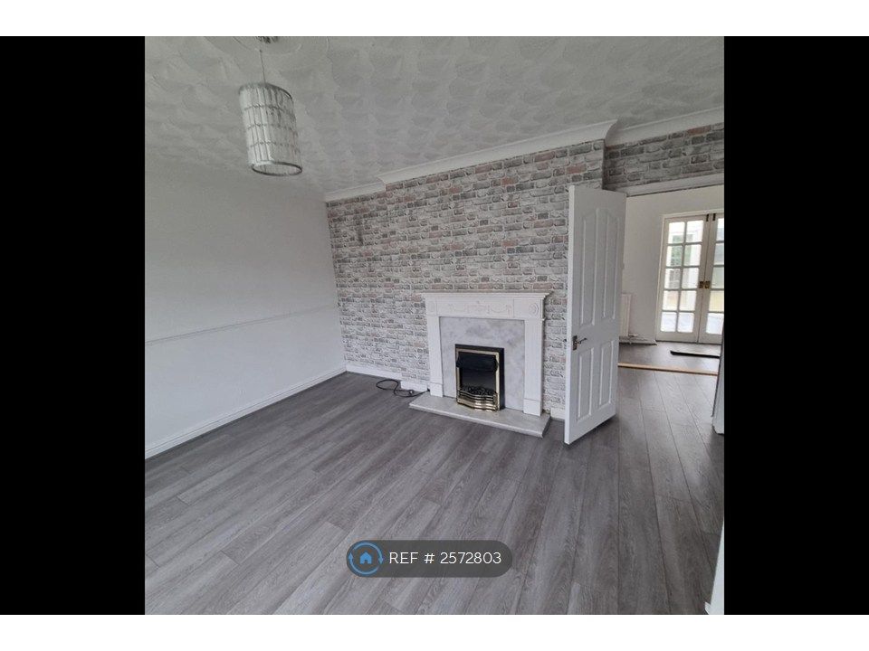 Property photo 1 of 13 Lounge