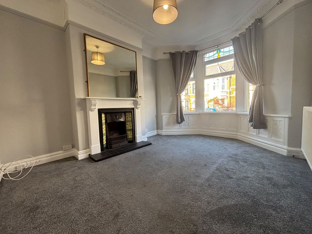 Property photo 2 of 15 5432465d-39c3-4c6E-8c96-25Dd98F6078A