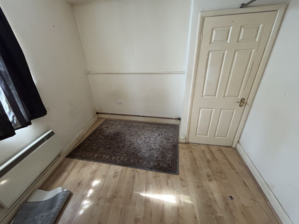 Property photo 3 of 5 Photo 2