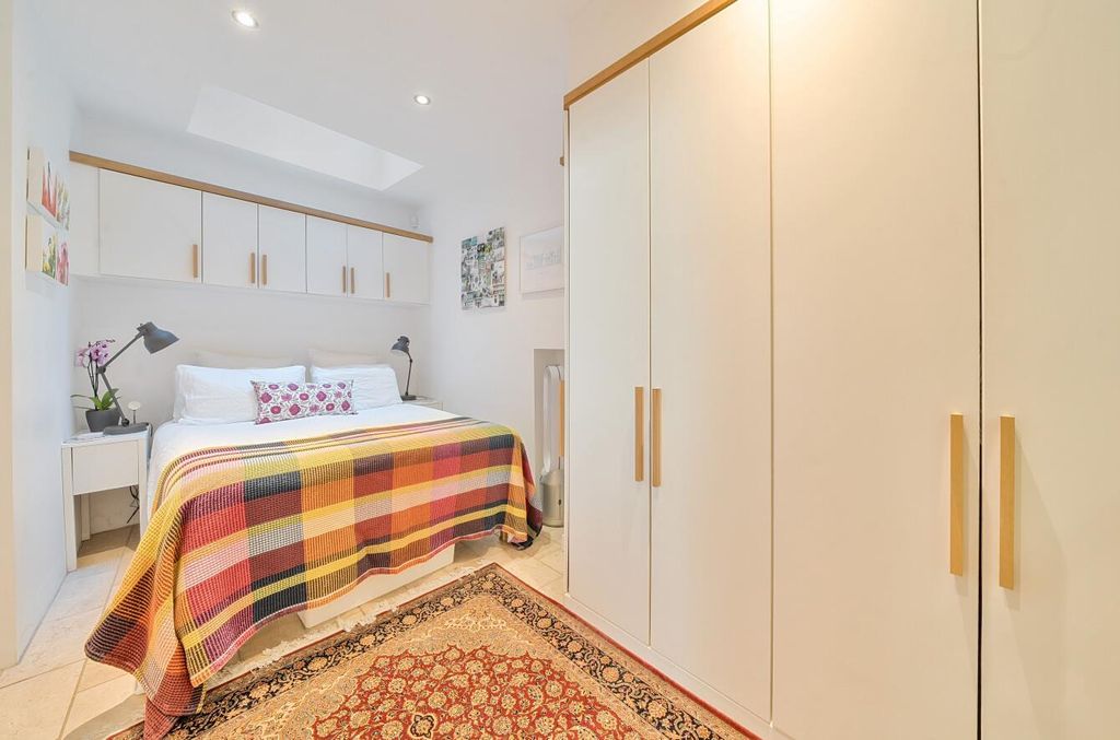 2 bed flat for saleColleton Crescent, Exeter EX2 photo 5