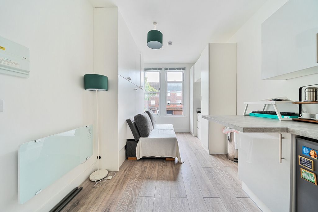 Property photo 2 of 19 1497733-3-6A62068...