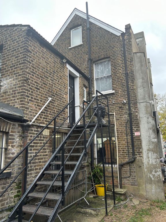 Property photo 2 of 8