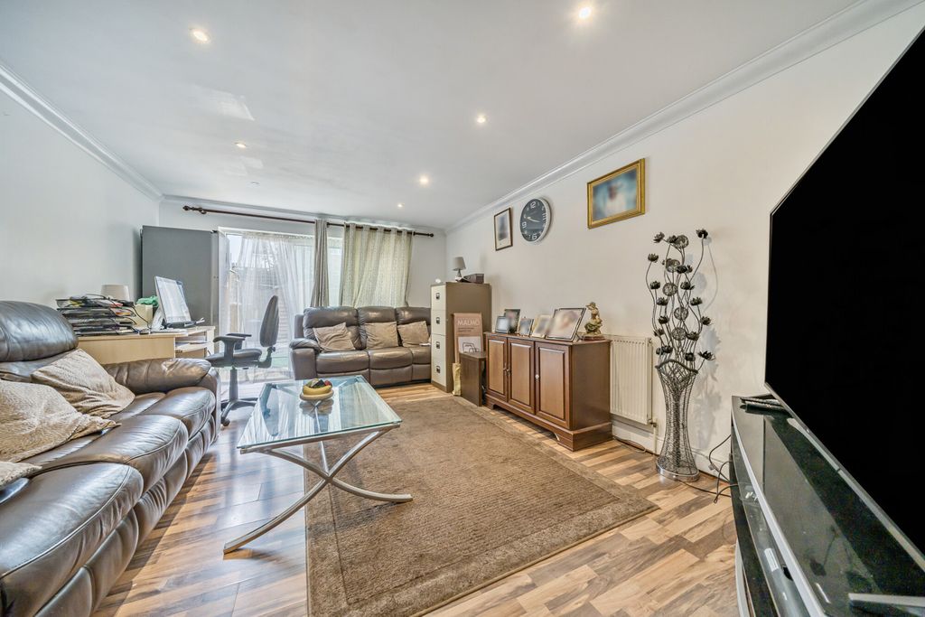 Property photo 3 of 22 Reception