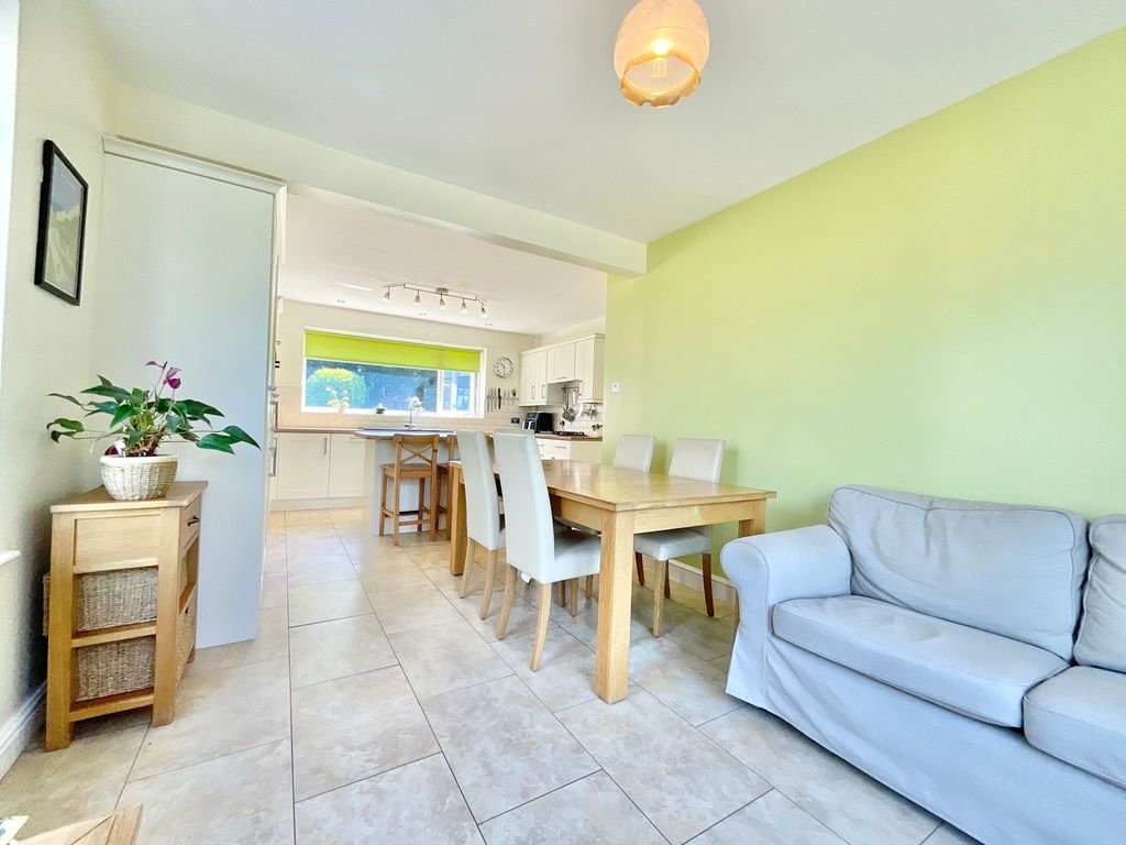 Property photo 3 of 46