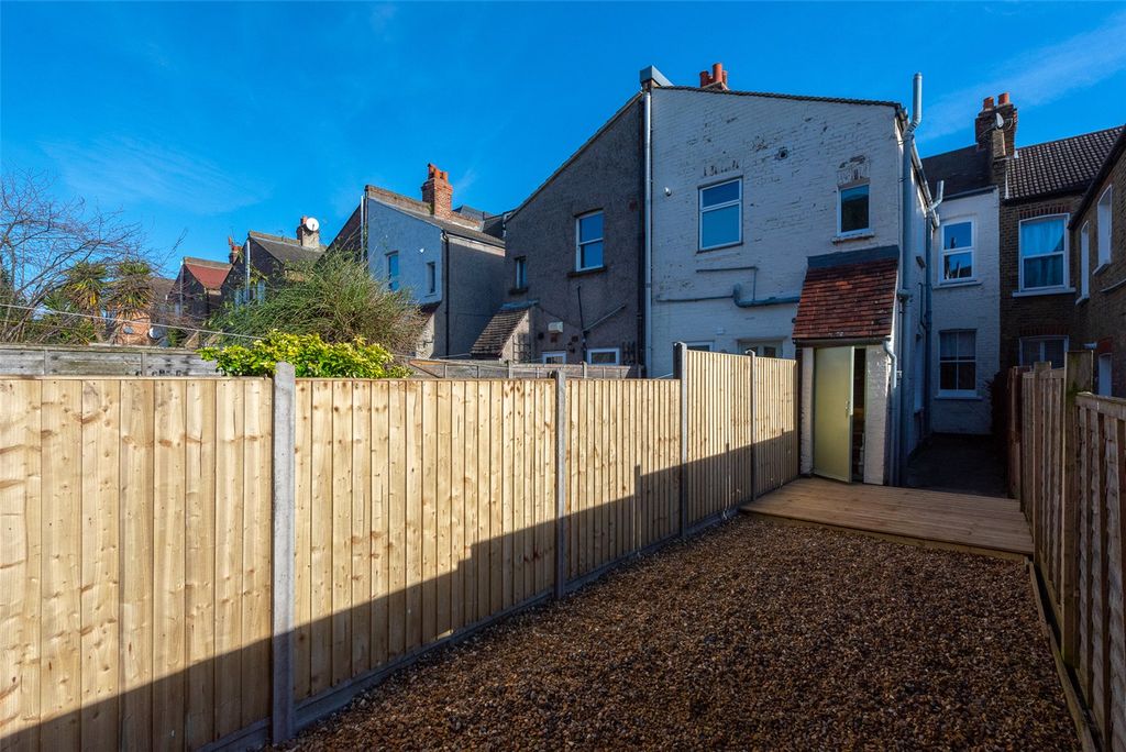 Property photo 3 of 11 Picture No. 13