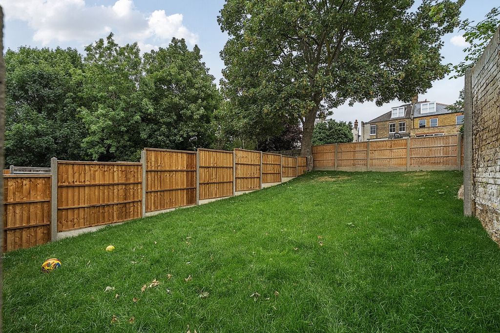 Property photo 2 of 11 Picture No. 05