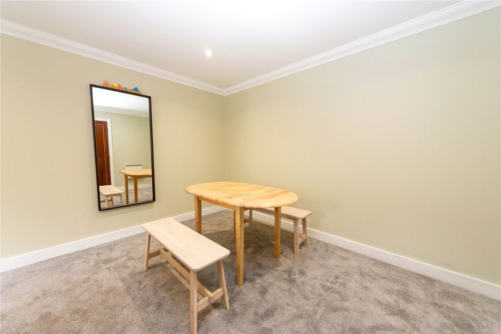 Property photo 3 of 21 Picture No. 02