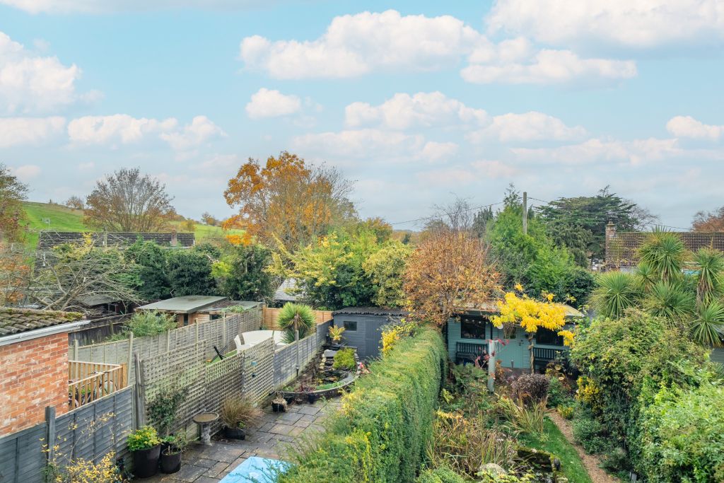 Property photo 2 of 21