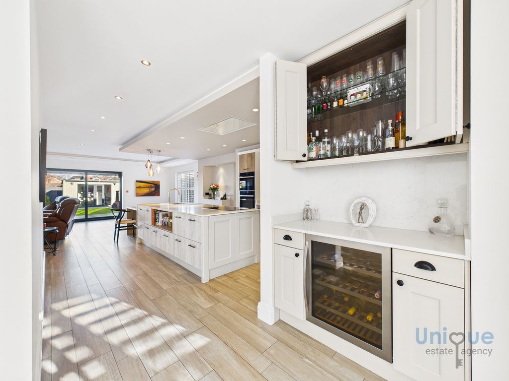 Property photo 3 of 44