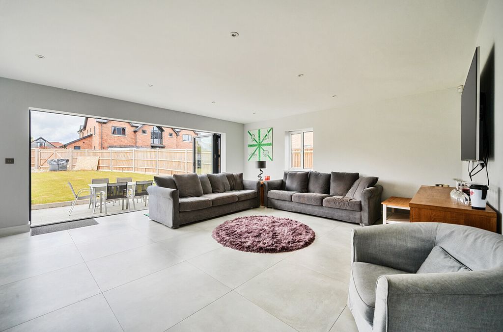 Property photo 2 of 23 1278283 (3).Jpg