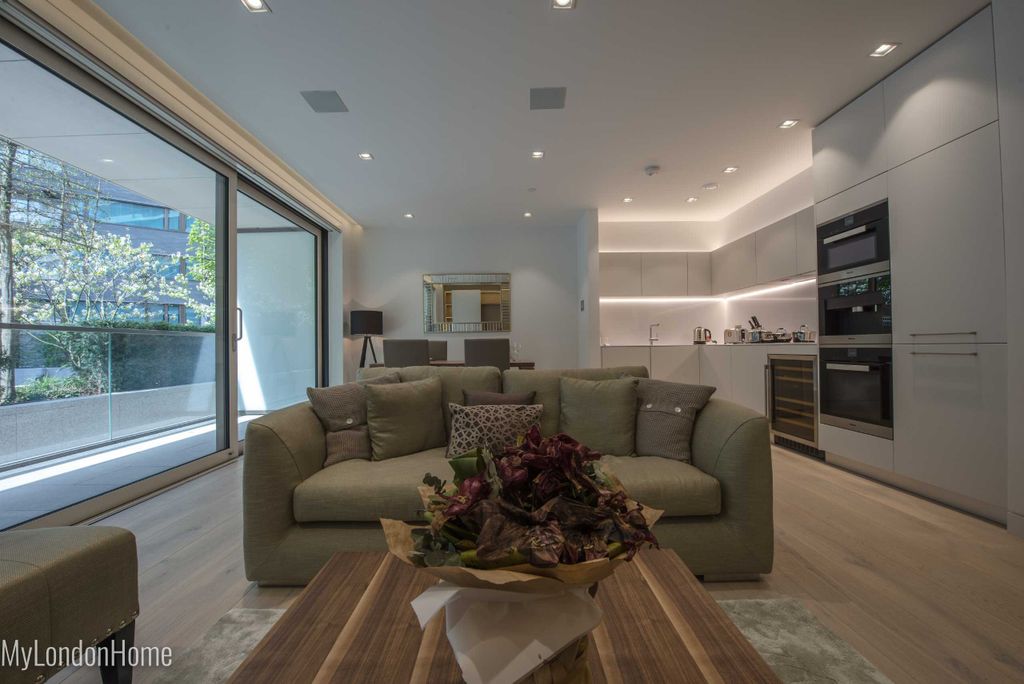 Property photo 3 of 13 Reception Room