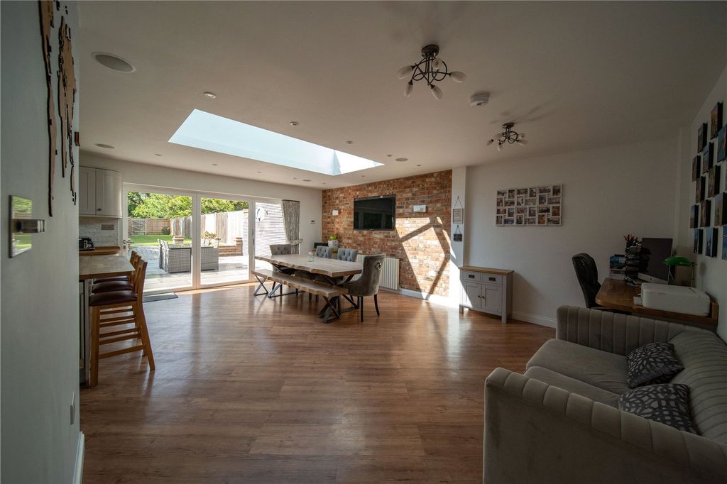 Property photo 2 of 19 Picture No. 09