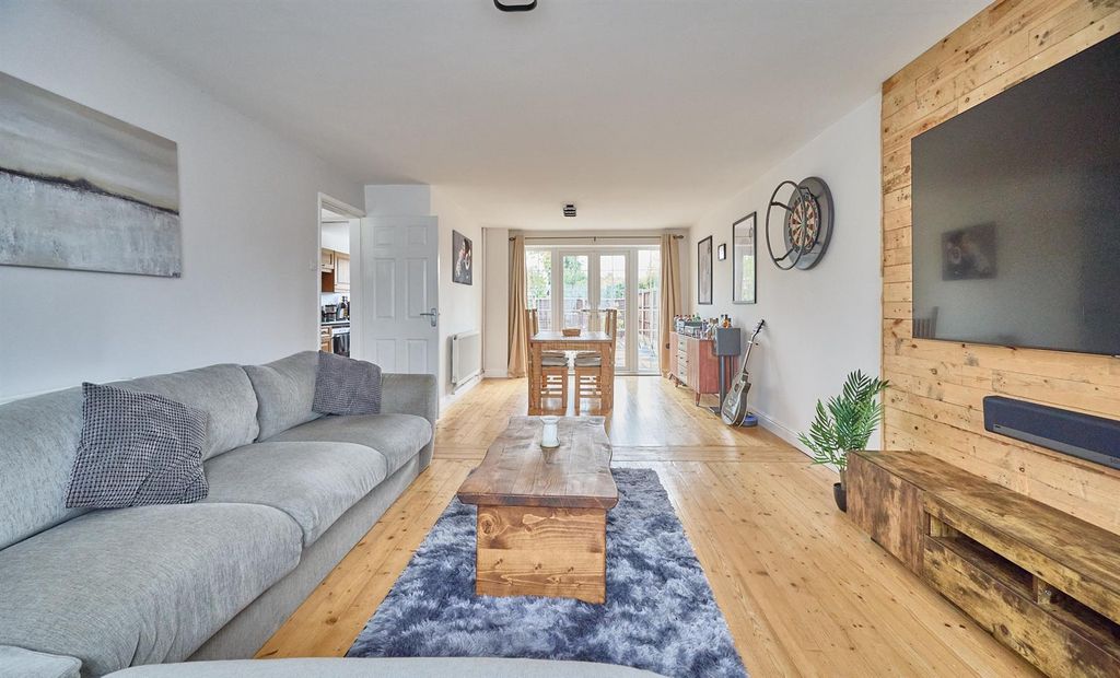 Property photo 2 of 10 Grace Road Sapcote 9.Jpg