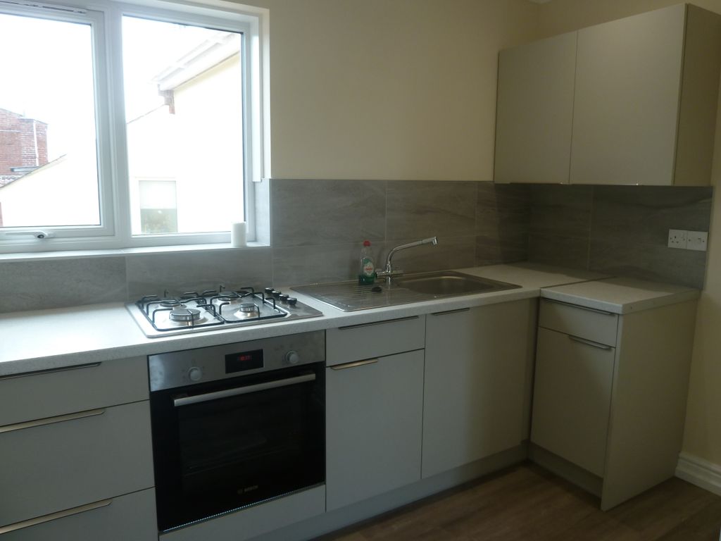 Property photo 2 of 5 Kitchen