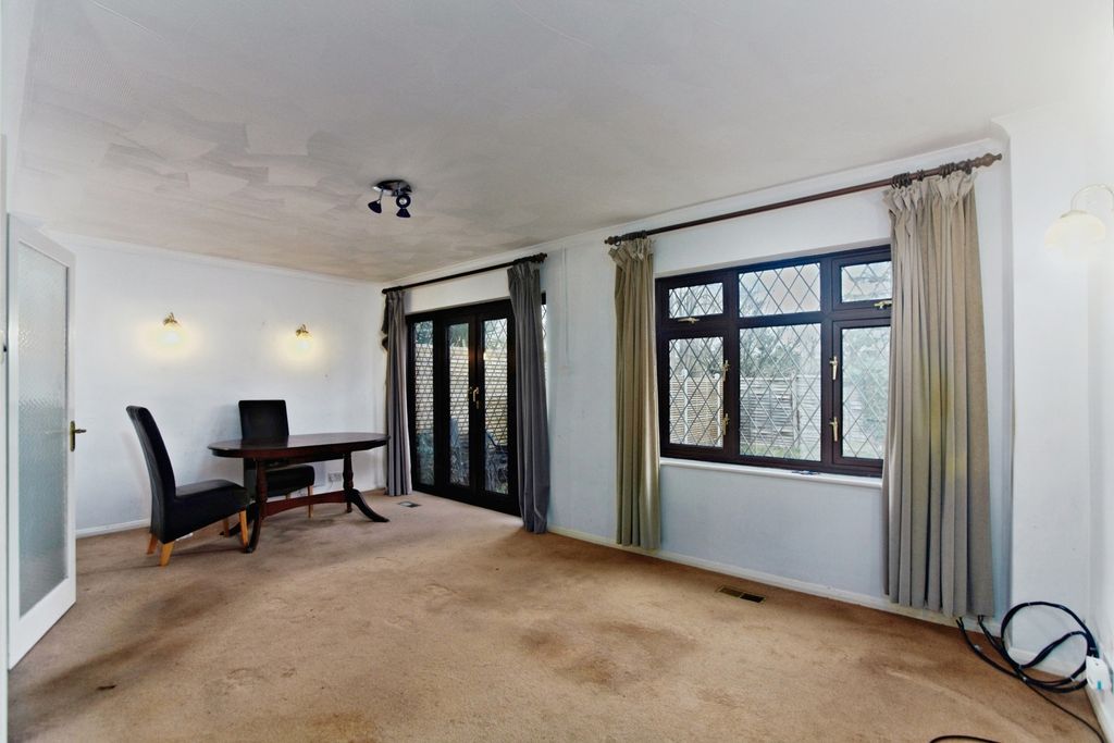 Property photo 3 of 19 Pbox-Img.Jpg