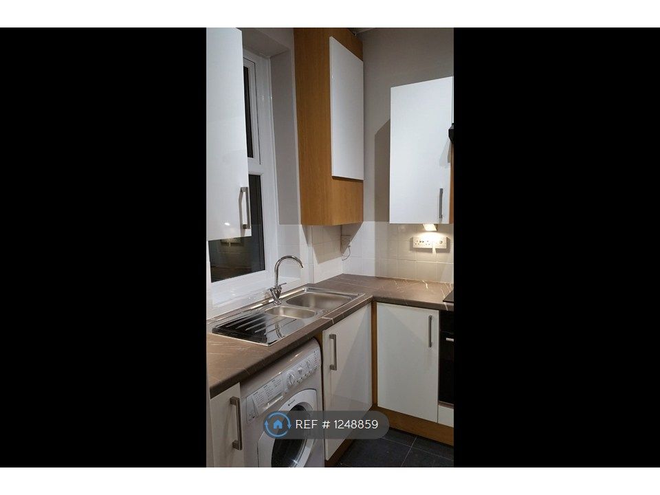 Property photo 3 of 28 Kitchen