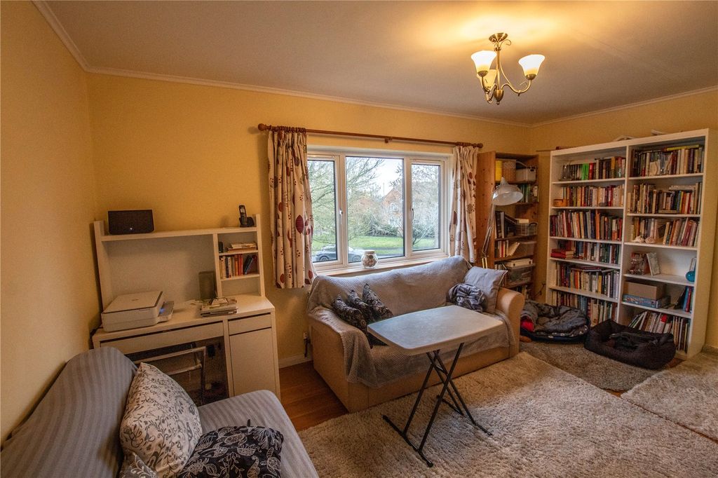 Property photo 3 of 11 Living Room