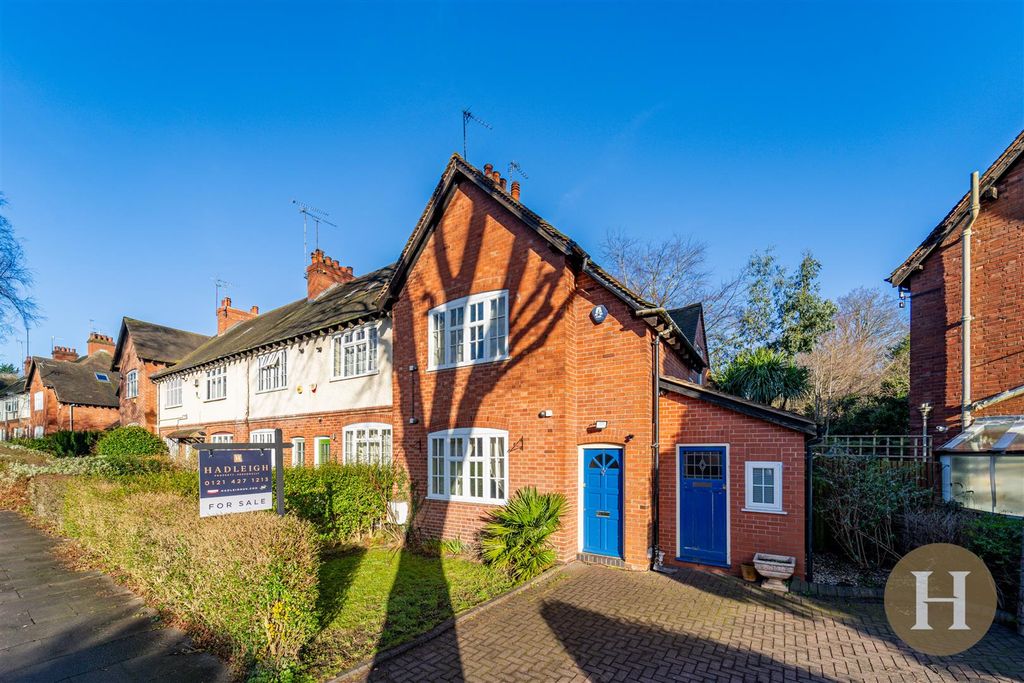 Property photo 1 of 28 Hadleigh Estate Agents-1.Jpg