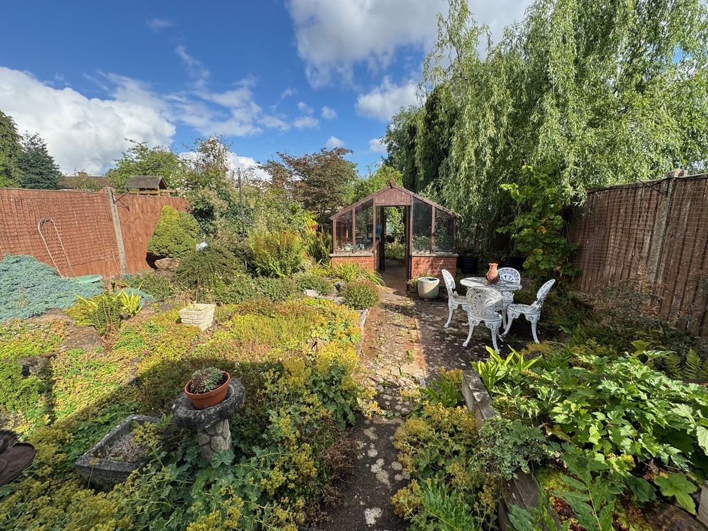 Property photo 2 of 17 New Garden