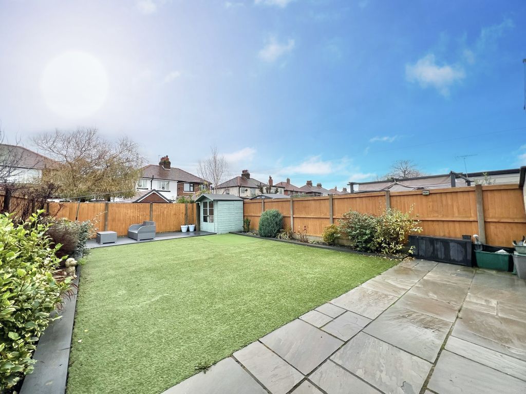 Property photo 2 of 20