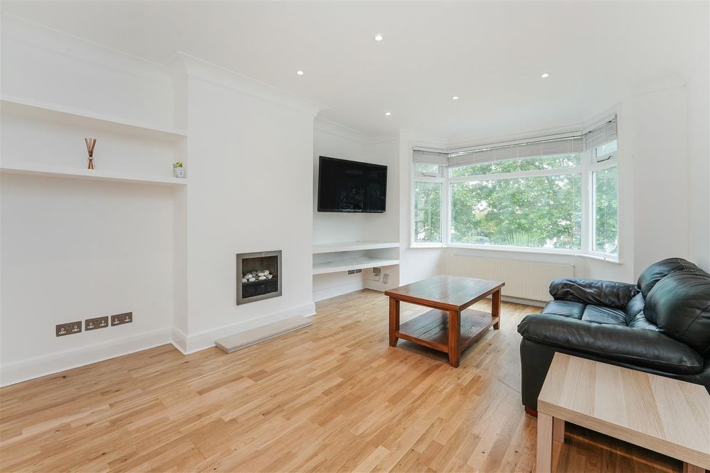 Property photo 2 of 13