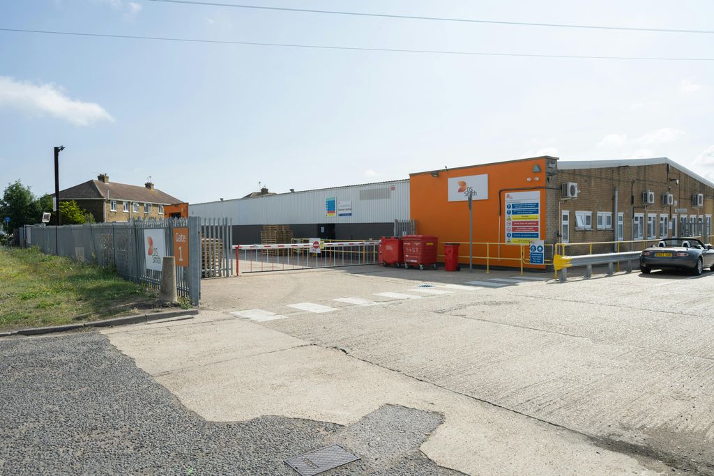 Property photo 3 of 20 Sheerness77.Jpg