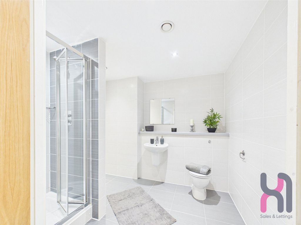 Property photo 2 of 7 Picture No. 12